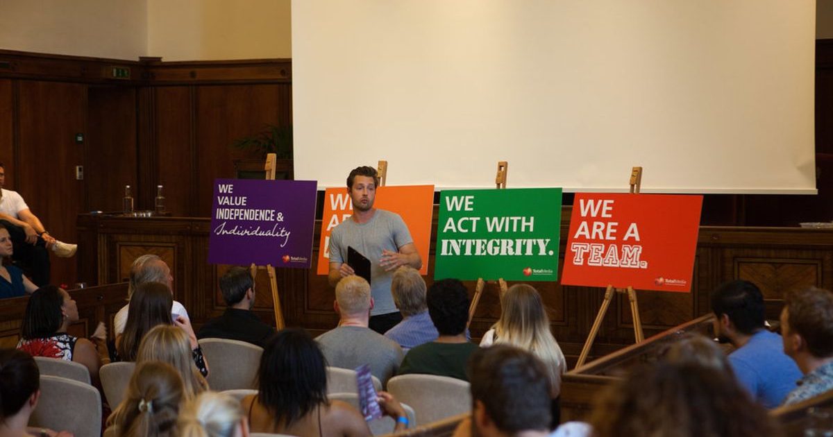 corporate-1200-800-049 corporate-1200-800-049